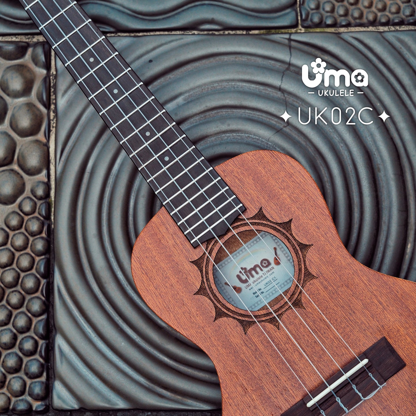 UMA UK02 Spruce/Sapele Tenor Ukulele